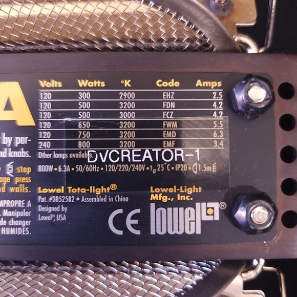 Lowel Tota-Lite Tungsten Continuous Lighting Unit Tested Flood Light w/ Bulb - Picture 5 of 7